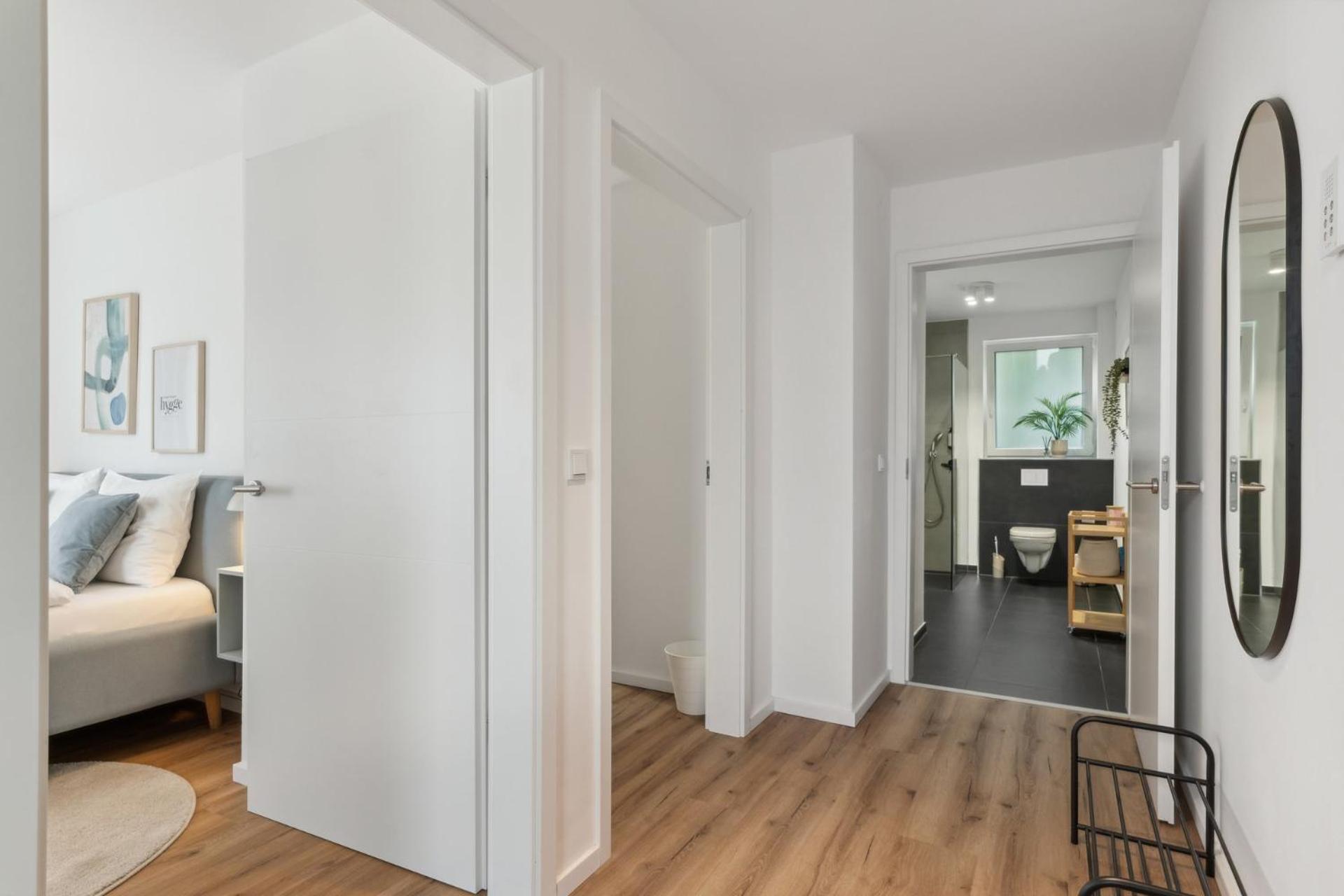 Zwei Apartments Fuer Bis Zu 8 Personen Zentral, Modern, Mit Terrasse & Balkon Bielefeld Exterior foto