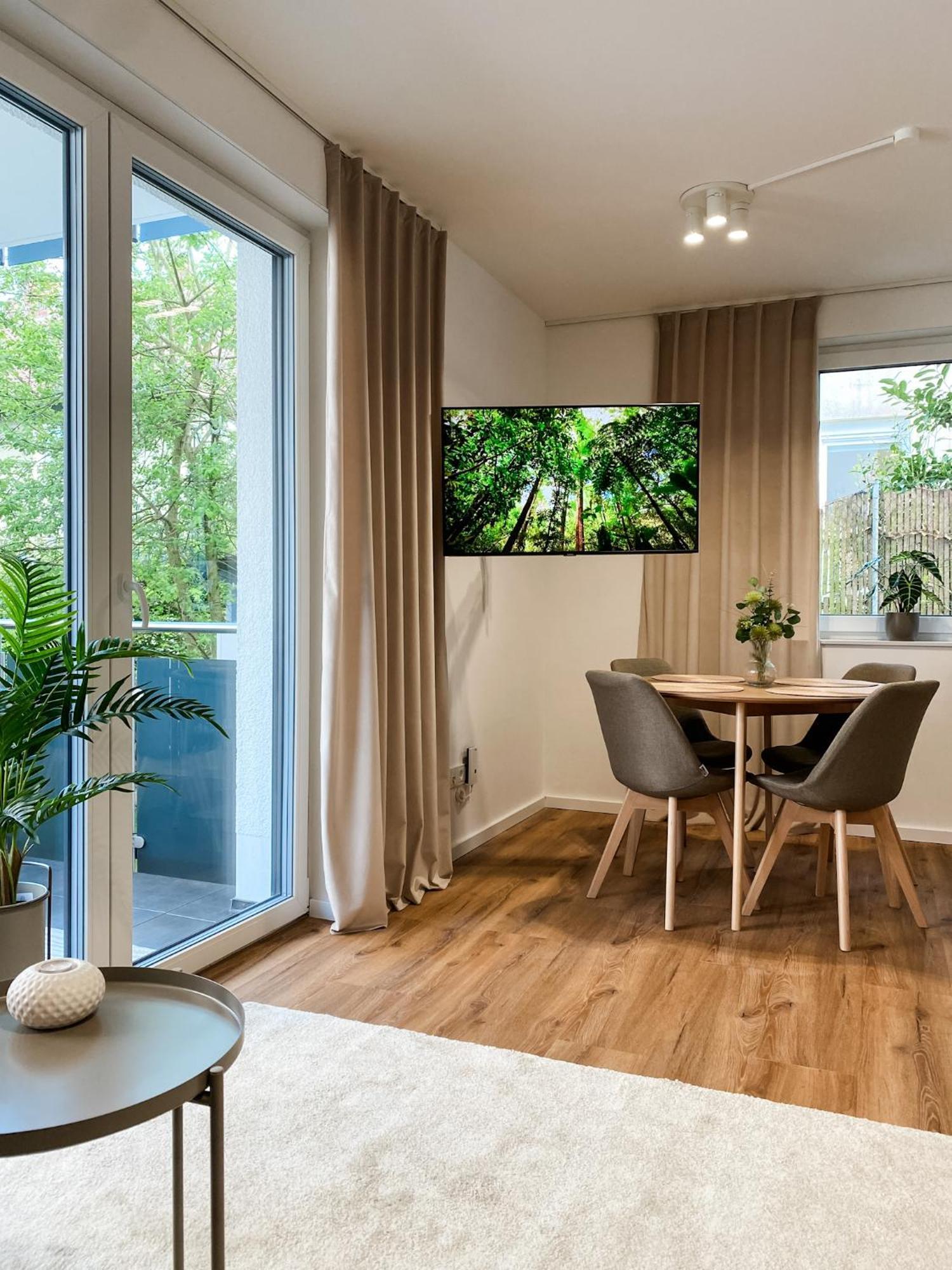 Zwei Apartments Fuer Bis Zu 8 Personen Zentral, Modern, Mit Terrasse & Balkon Bielefeld Exterior foto